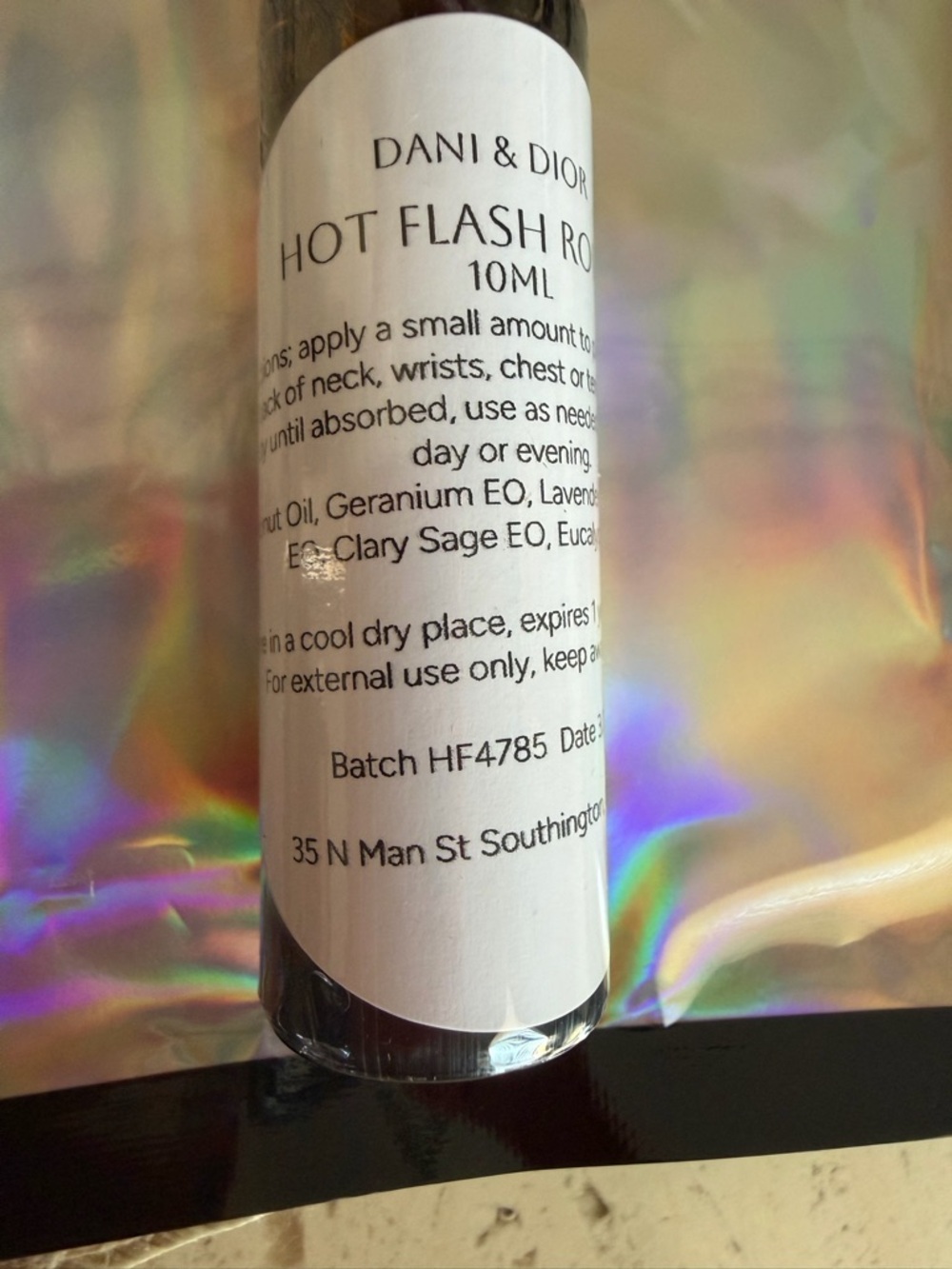 DANI & DIOR Hot Flash Balm & Roll-On Set - Holographic Pouch - Picture 3 of 7